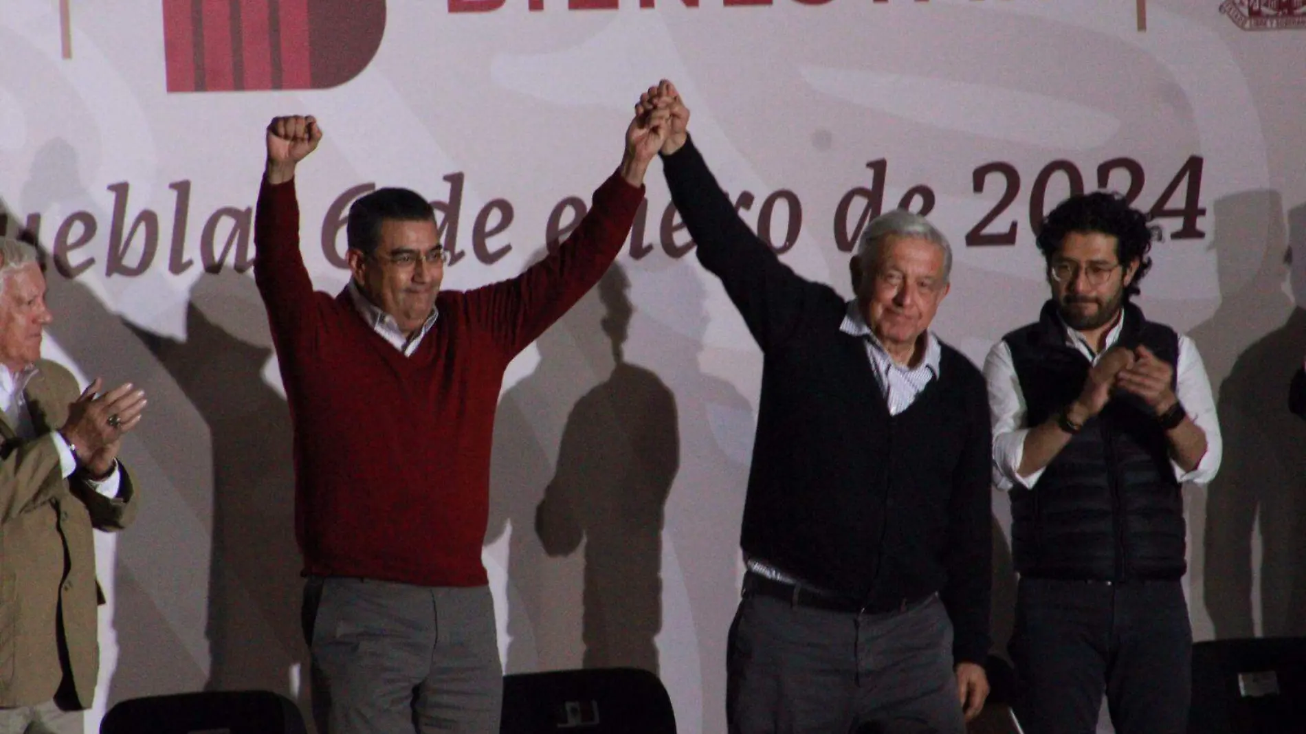 Andrés Manuel López Obrador reconoce trabajo de Sergio Salomón en su visita a Tepeaca 2024